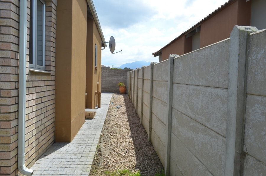 To Let 3 Bedroom Property for Rent in Mooikloof Country Estate Western Cape